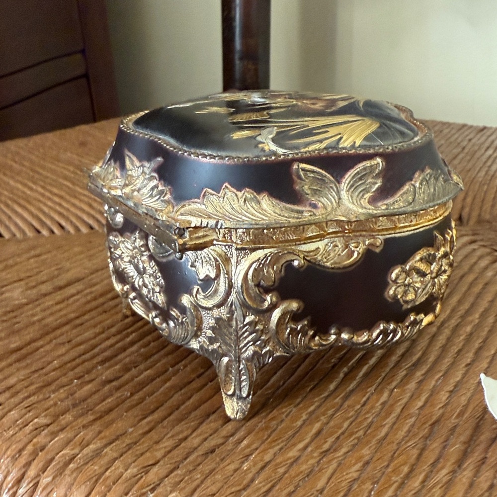 Japanese art of Chokin trinket box that plays Chariots of Fire - Picture 3 of 6